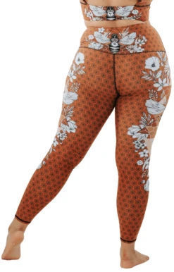 Beeloved Printed Yoga Legging -YOGA DEMOCRACY Sales 1103 beeloved back removebg