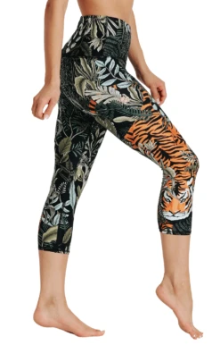 Rawr Talent Printed Yoga Crops