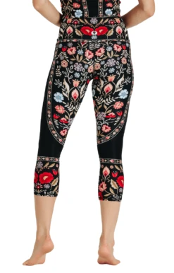 Rustica Printed Yoga Crops 10 Rustica Printed Yoga Crops -YOGA DEMOCRACY Sales 1201 RUSTICA BACK removebg