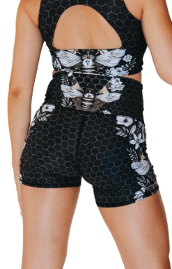 Movement Short In Beeloved Blackout -YOGA DEMOCRACY Sales 1307 BeelovedBlackout back removebg