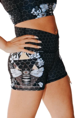 Movement Short In Beeloved Blackout -YOGA DEMOCRACY Sales 1307 BeelovedBlackout right removebg