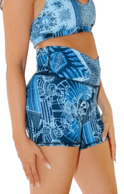 Movement Short In Cool Cirebon -YOGA DEMOCRACY Sales 1307 CoolCirebon Right removebg ff9eed8b 17f8 4040 8c77 17964119b528