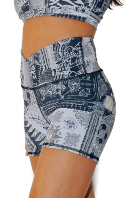 Movement Short In Sedate Cirebon -YOGA DEMOCRACY Sales 1307 SedateCirebon Left1 removebg