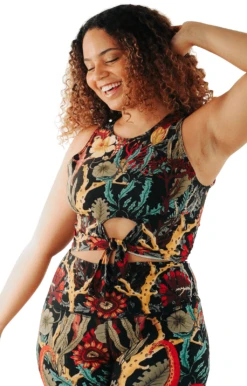 Reversible Knot Top In Coral My Name -YOGA DEMOCRACY Sales 1606 coral front1 removebg