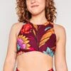 Reversible Twist Top In Indie Flow -YOGA DEMOCRACY Sales 1611 IndieFlow Front1